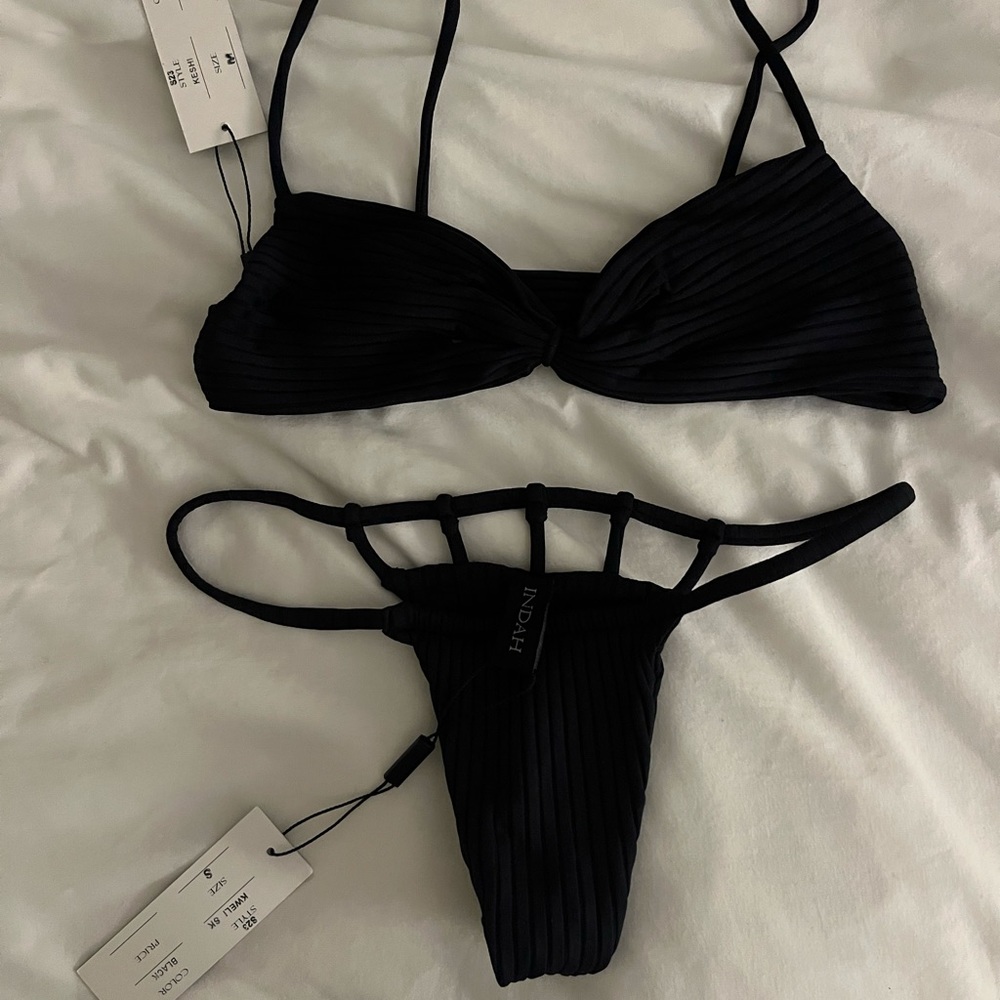 Indah Keshi and Kwelli Set